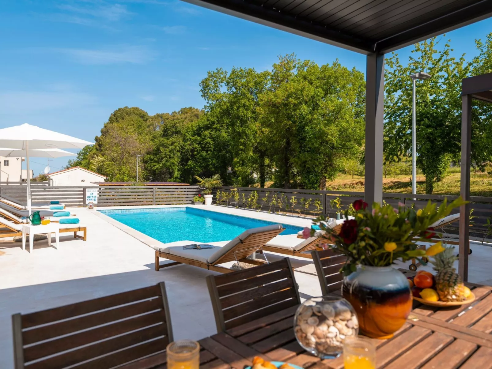 Schönes Appartement Mala 4 mit Pool-Buiten