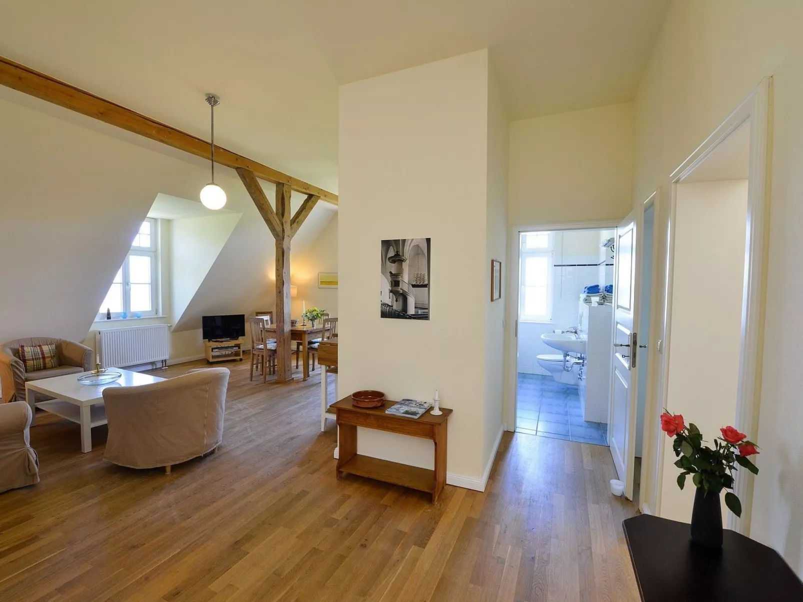 Wohnung im zweiten Obergeschoss des Gutshauses-Binnen