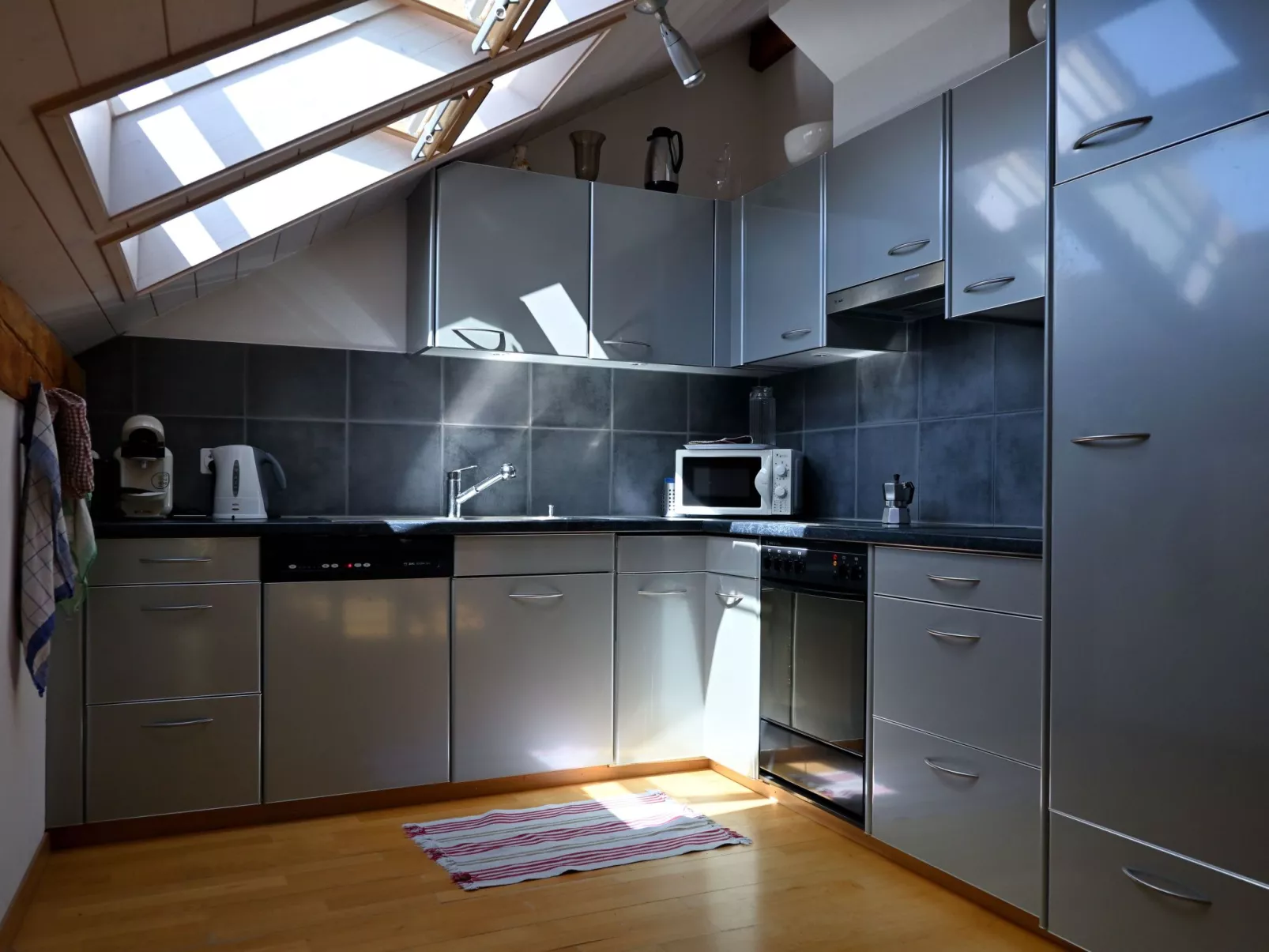 Mit Privatparkplatz-Binnen