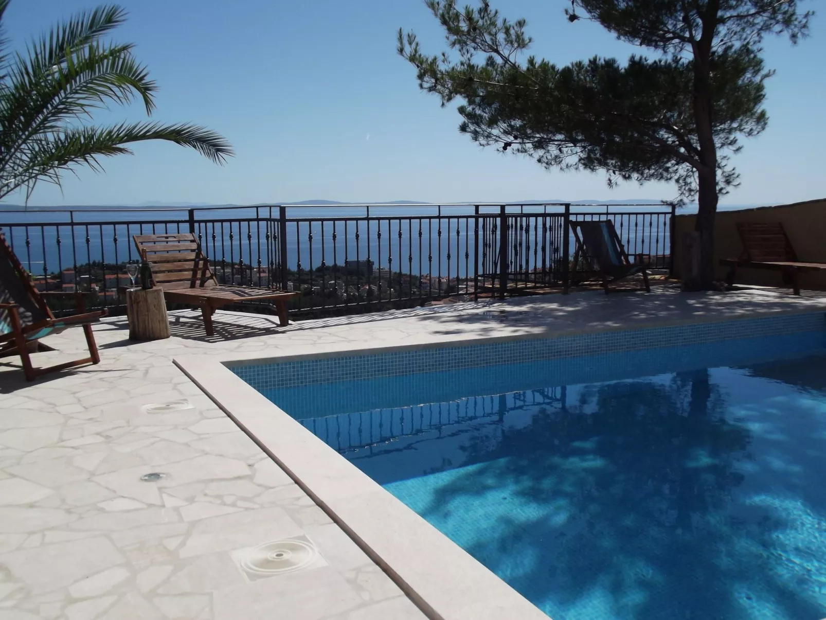 "Villa Petar" mit Infinity Pool-Buiten