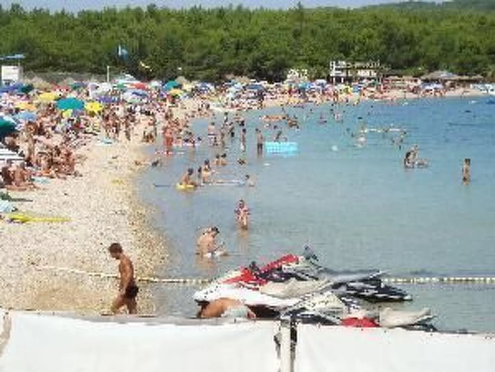 Mit Blick auf das Wasser-Buiten