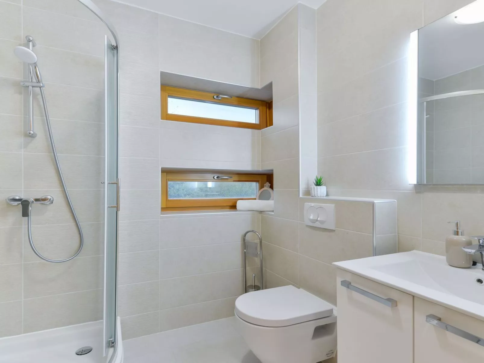 Villa mit Dachterrasse und Pool - Agentur TA Leut-Image-tags.info