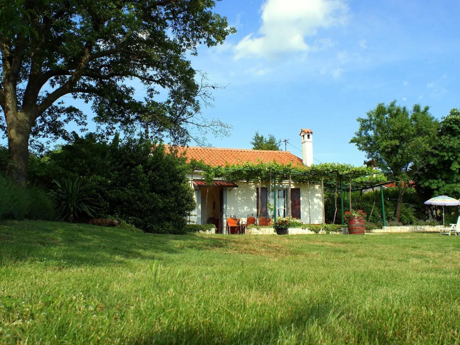 Freistehendes Haus Violeta mit weitläufigen Garten