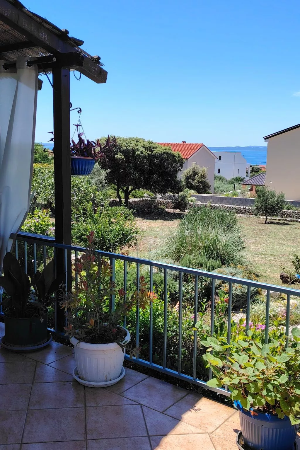 In Vir mit Terrasse und Garten-Binnen