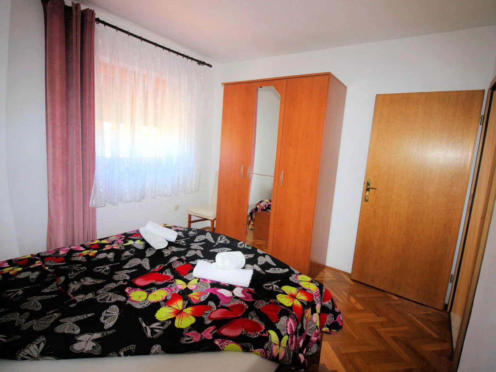 "Manda 2" mit Blick auf das Wasser-Binnen