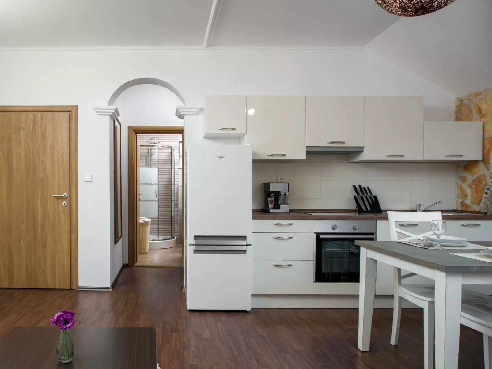 Villa Rustica mit traditionellem und rustikalem Touch-Image-tags.info