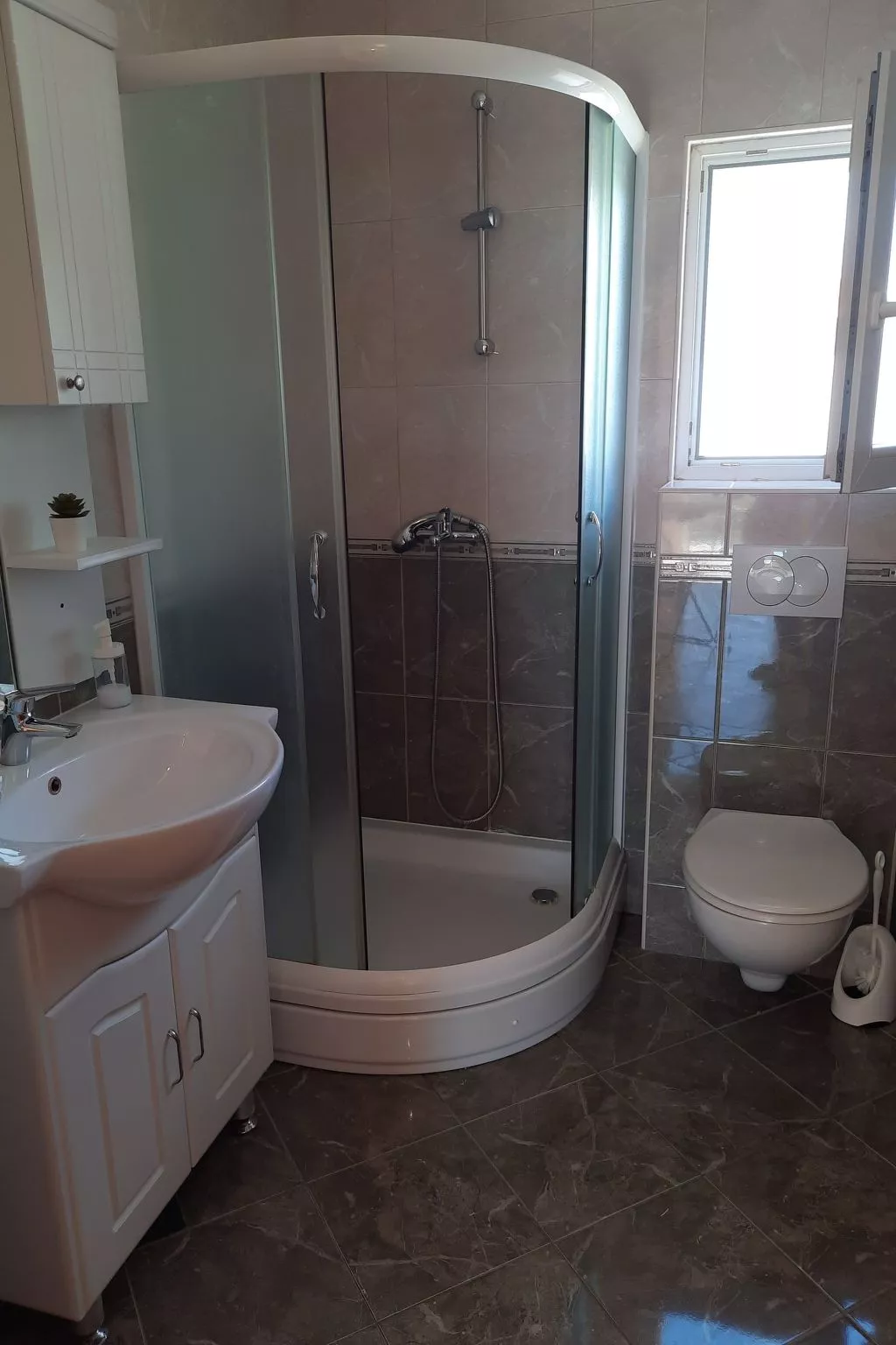 Mit Blick auf das Wasser-Binnen