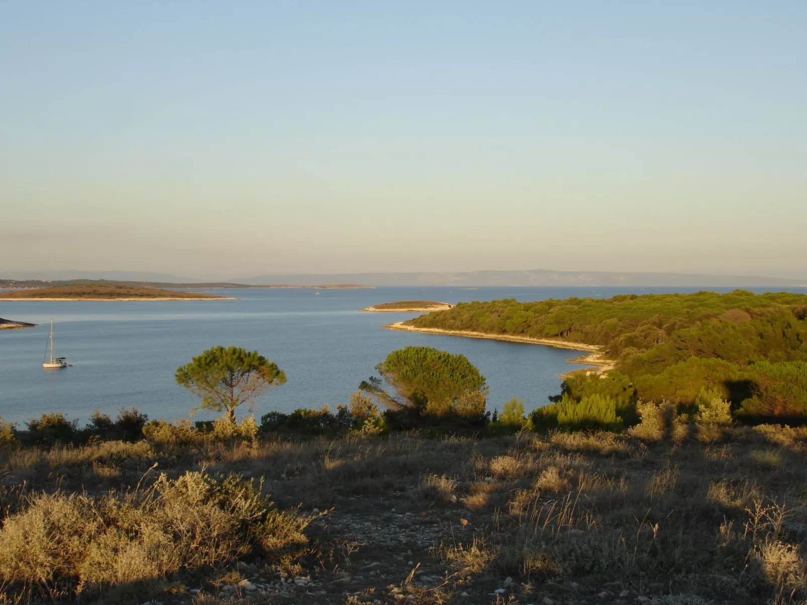 Ganze Wohnung in Ližnjan mit Möbliertem Balkon-Buiten