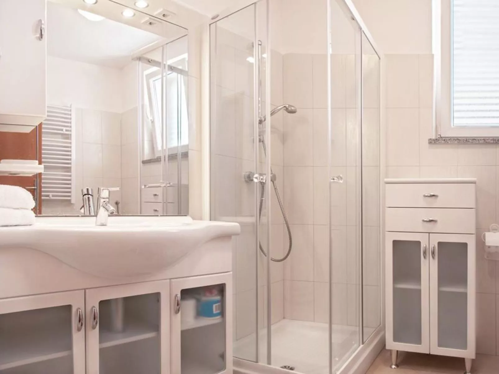 Modernes Apartment mit zwei Schlafzimmern-Image-tags.info