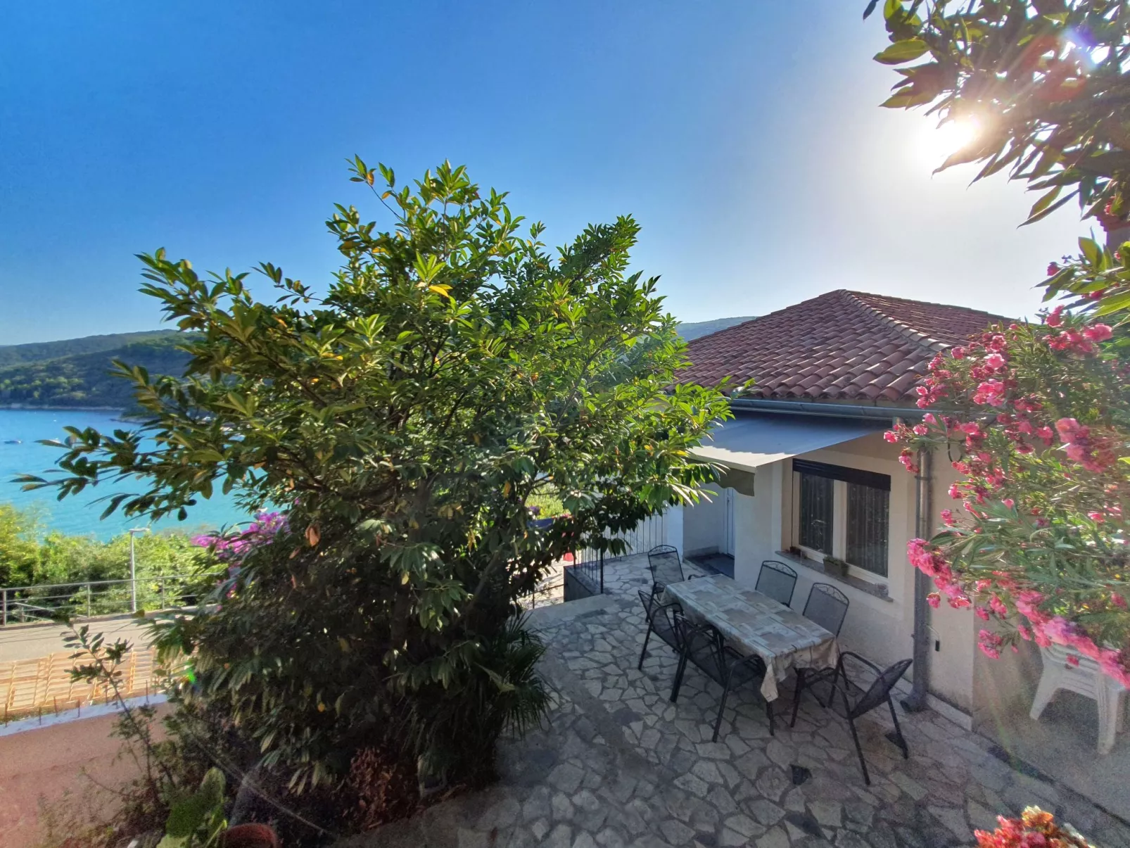 Drei-Zimmer-Wohnung Rita, in der Nähe des Strandes-Buiten