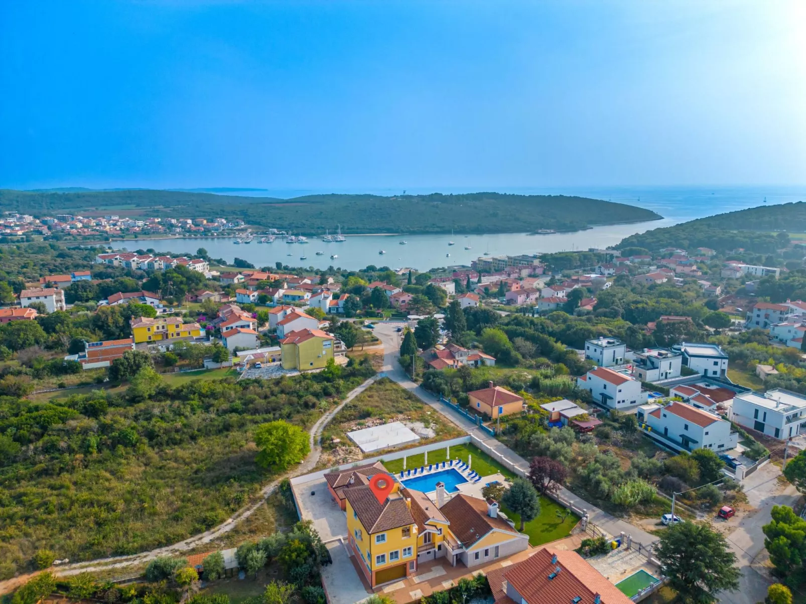 Villa Suzanne-Image-tags.info