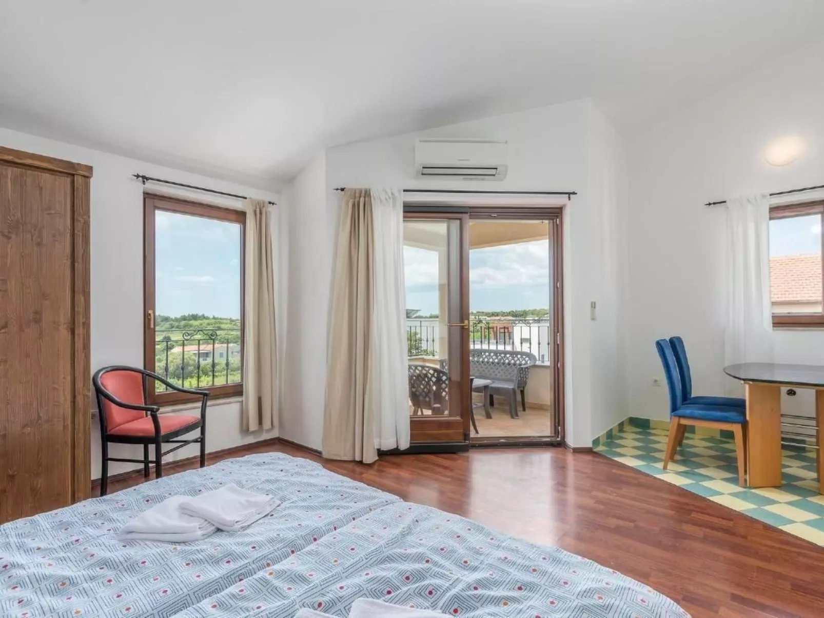 Villa Undina-schönes Haus für große Gruppen-Binnen