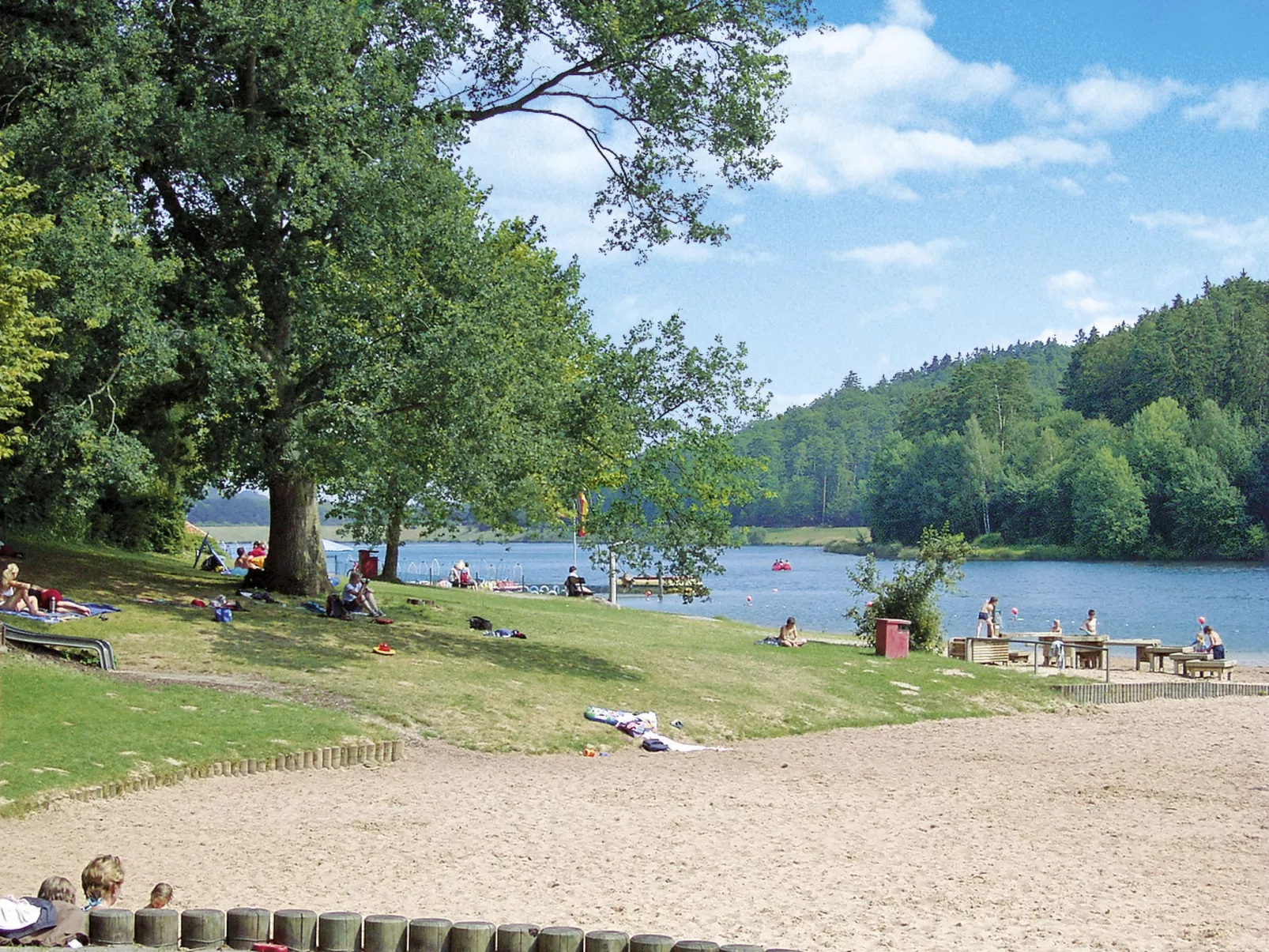 Schönes Ferienhaus am Twistesee-Omgeving