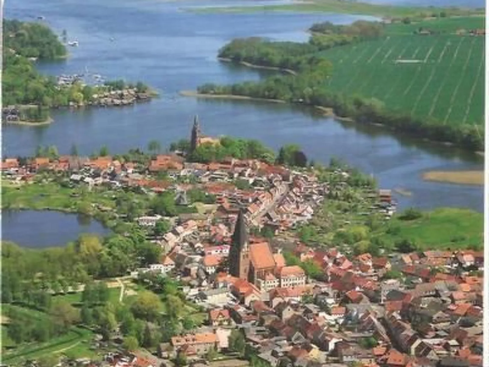 Uferpromenade-Buiten
