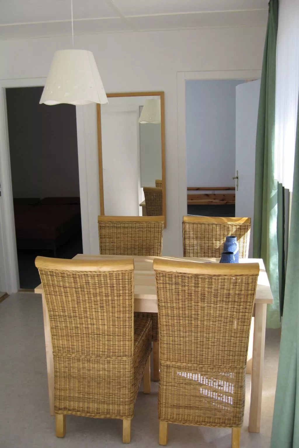 Mit Garten, Terrasse und Grill-Binnen