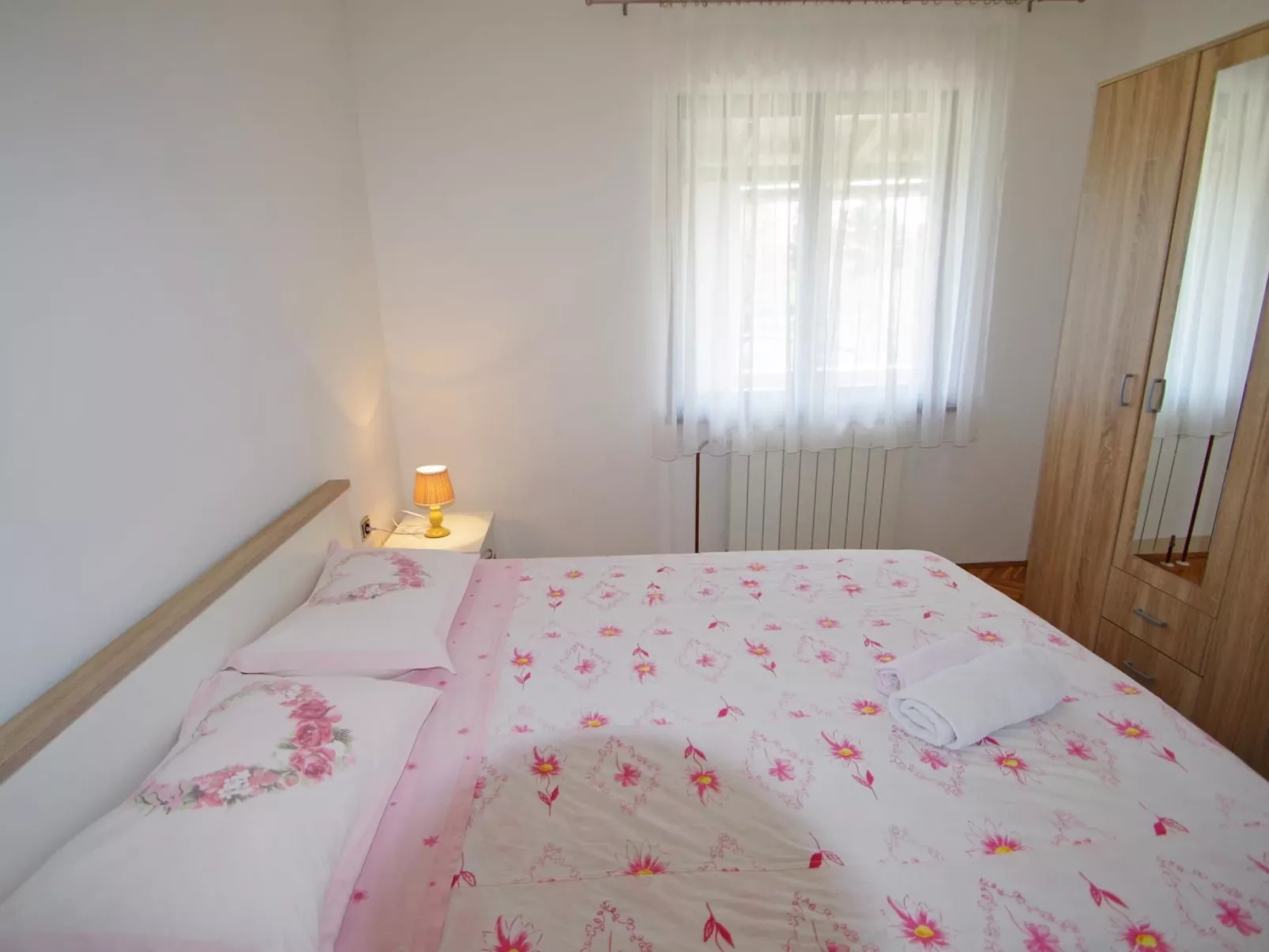 Ruhige Wohnung in dem charmanten Dorf Škitača-Binnen