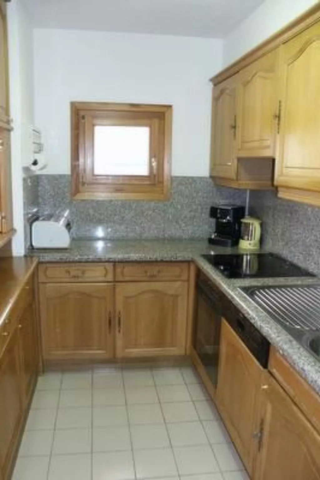 Ludains 4, APT. 25-Binnen