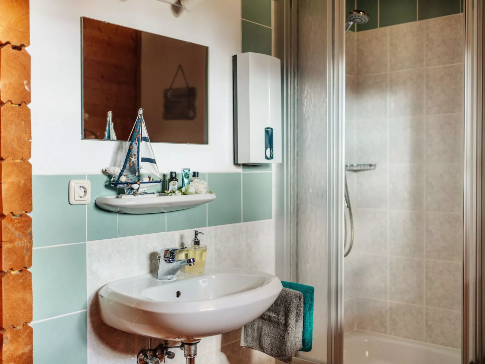 Wunderschönes Blockhaus mit Terrasse - Binnen