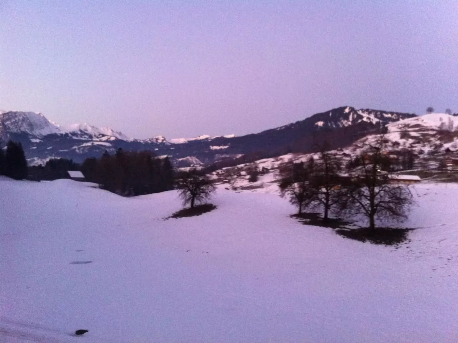 Gina's Apartment - Nähe zu See und Berge-Buiten