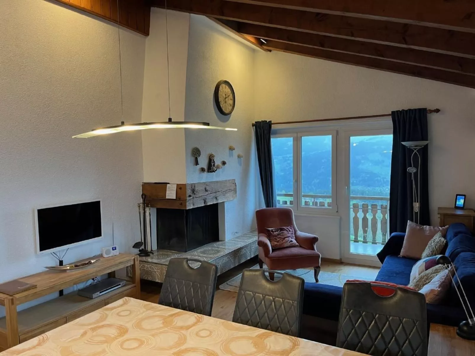 Aparthaus Surselva, direkt an der Skipiste-Image-tags.info