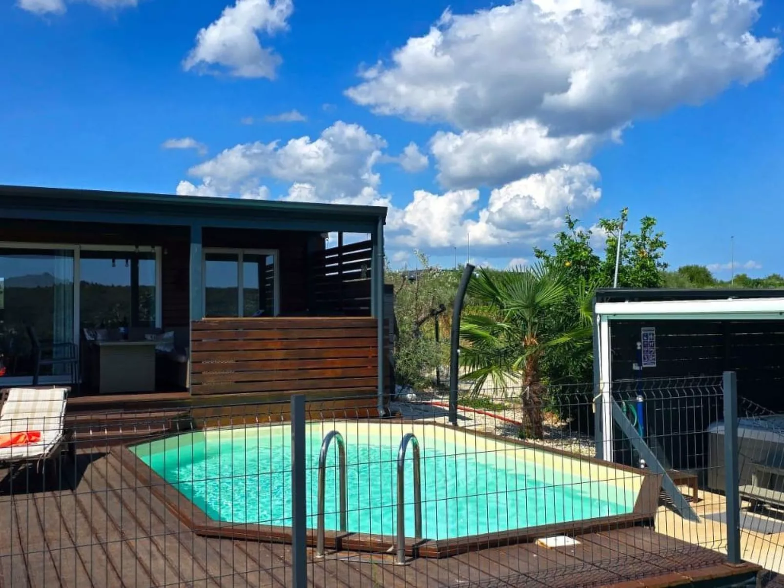 Beach House BET, romantisches Refugium im Olivenhain-Buiten