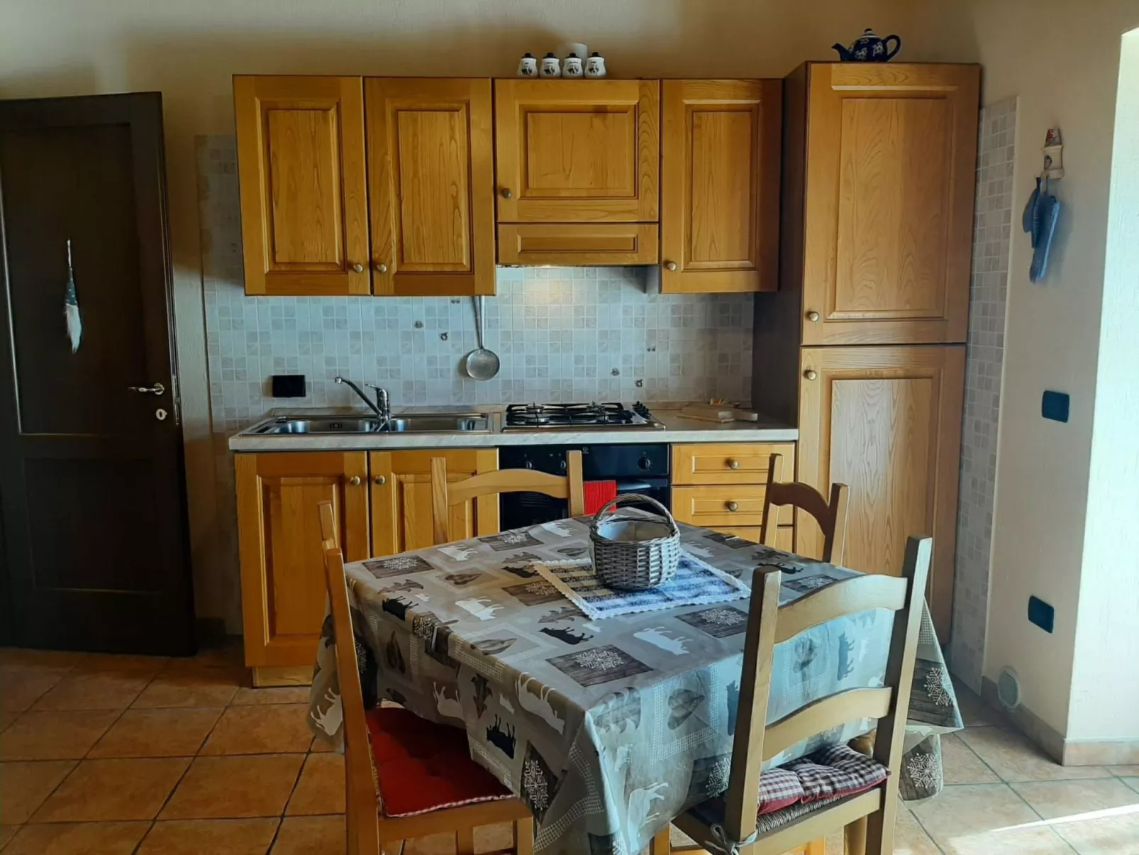 Helle, panoramische Wohnung in den Alpen.-Binnen