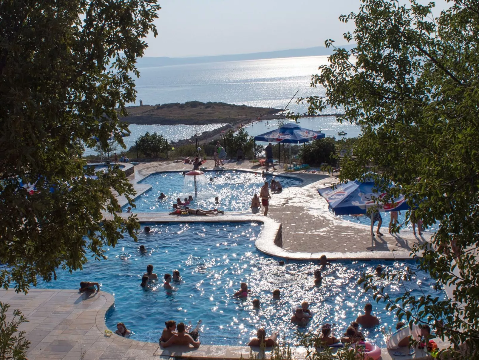 Mobilheim mit gemeinschaftlichem Pool-Binnen