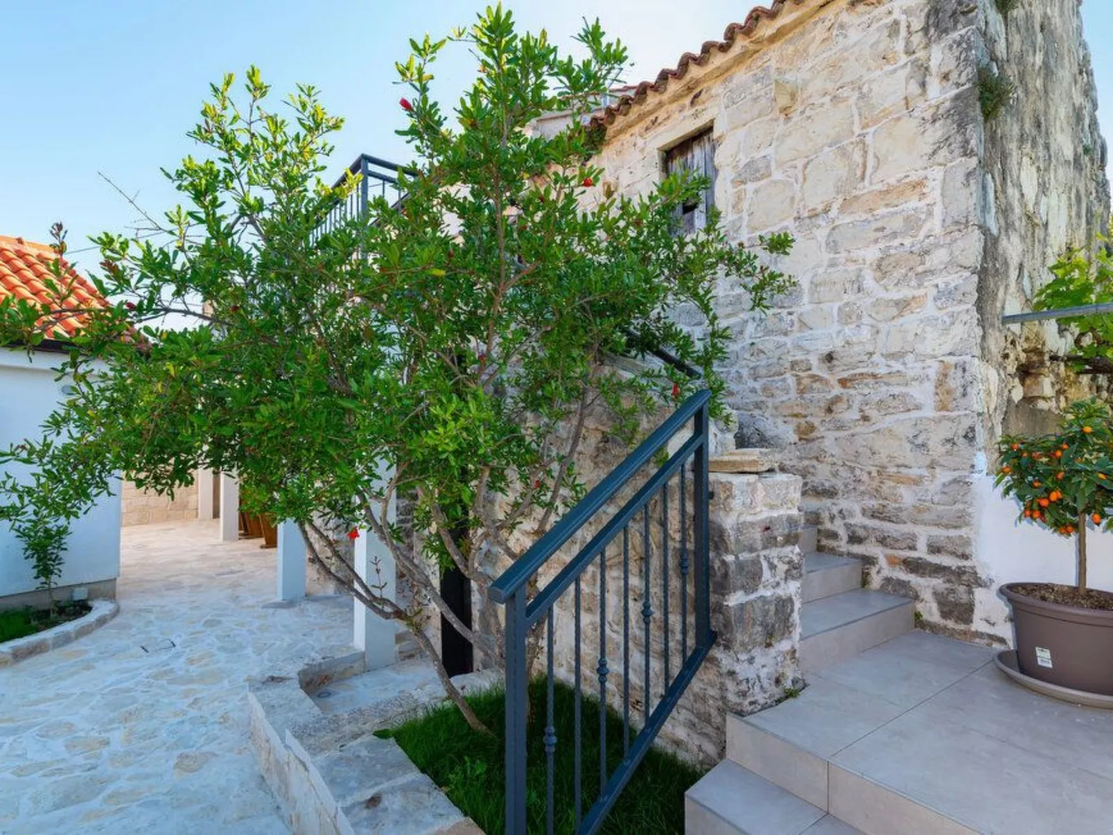 Mit Jacuzzi-TA Leut Agency-Buiten