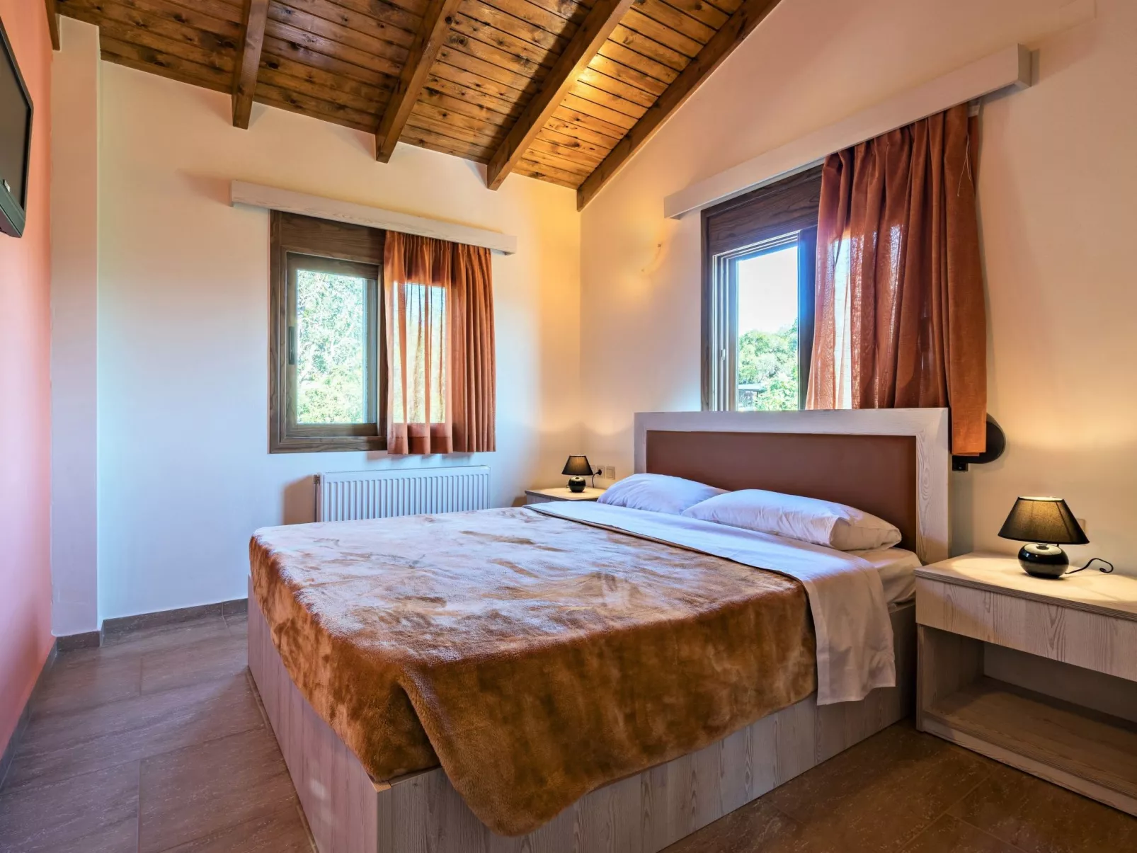 Villa Zeus mit privatem Pool und Jacuzzi-Binnen