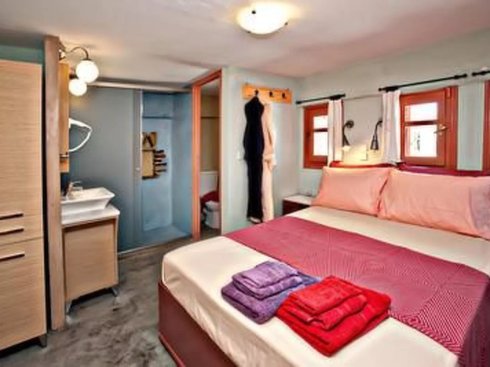 Mit eigenem Pool-Binnen