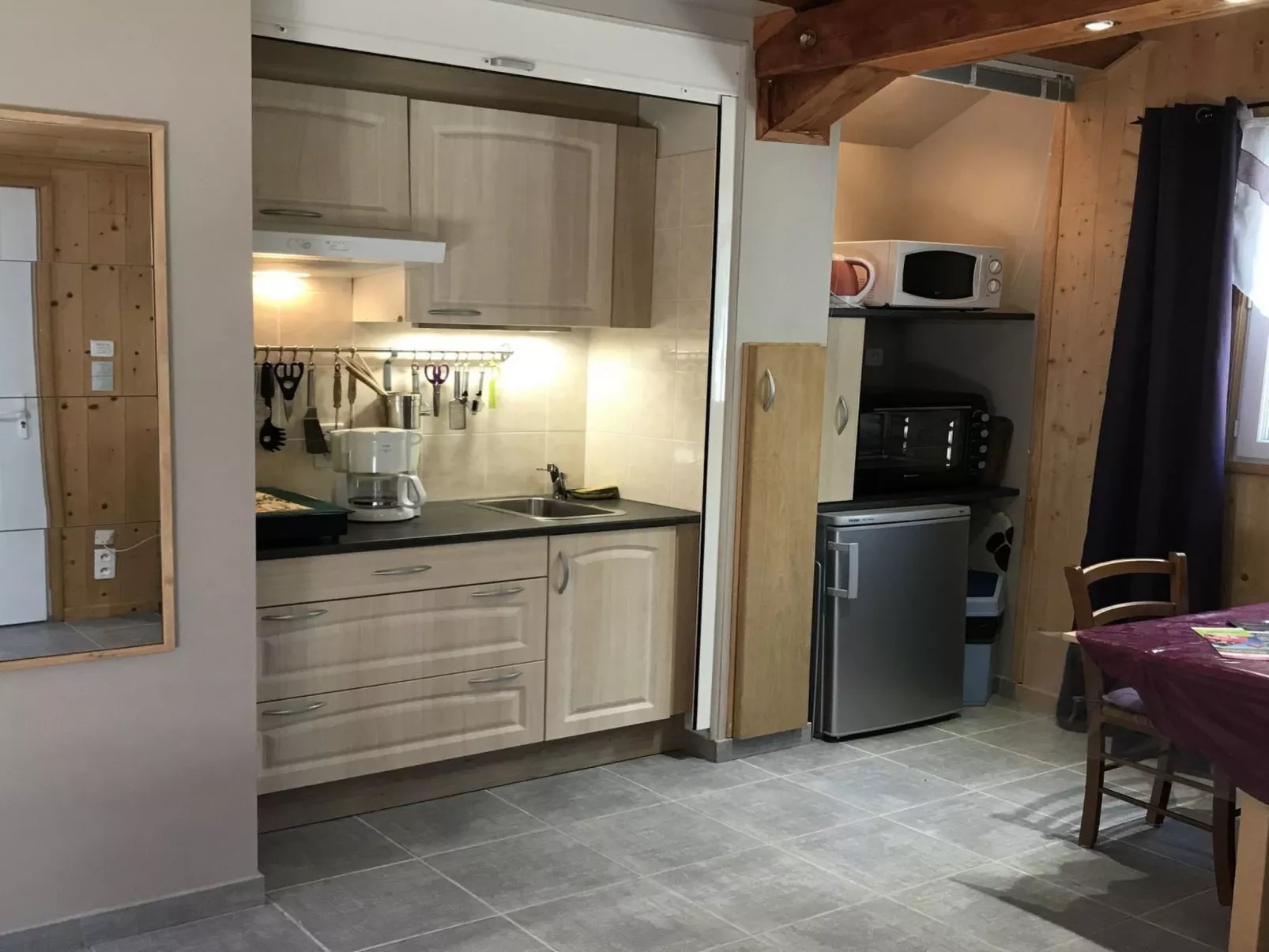 LA CABANE DES REVES-Binnen