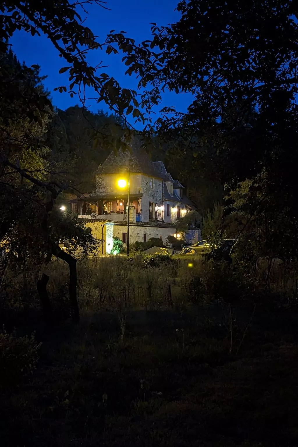 Im Herzen des Périgord Noir in der Nähe von Limeuil-Buiten