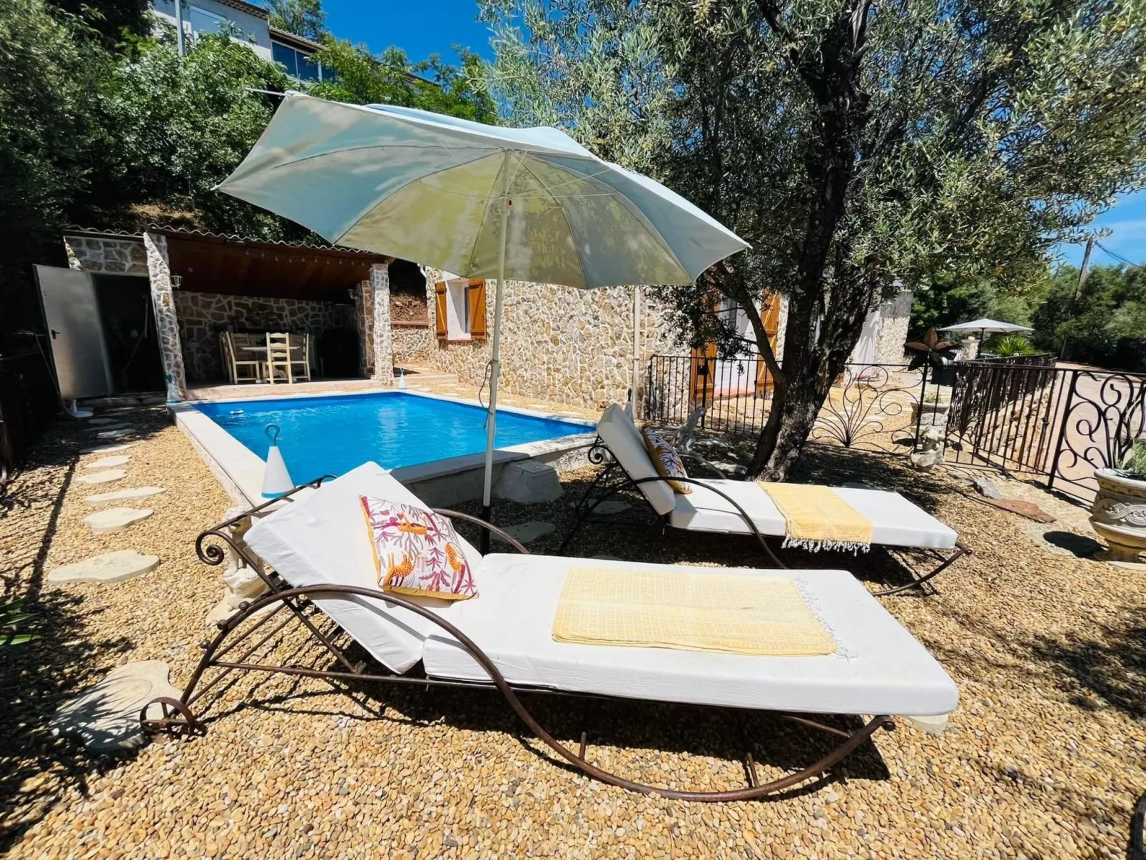 Villa "Les Alloes"-Binnen