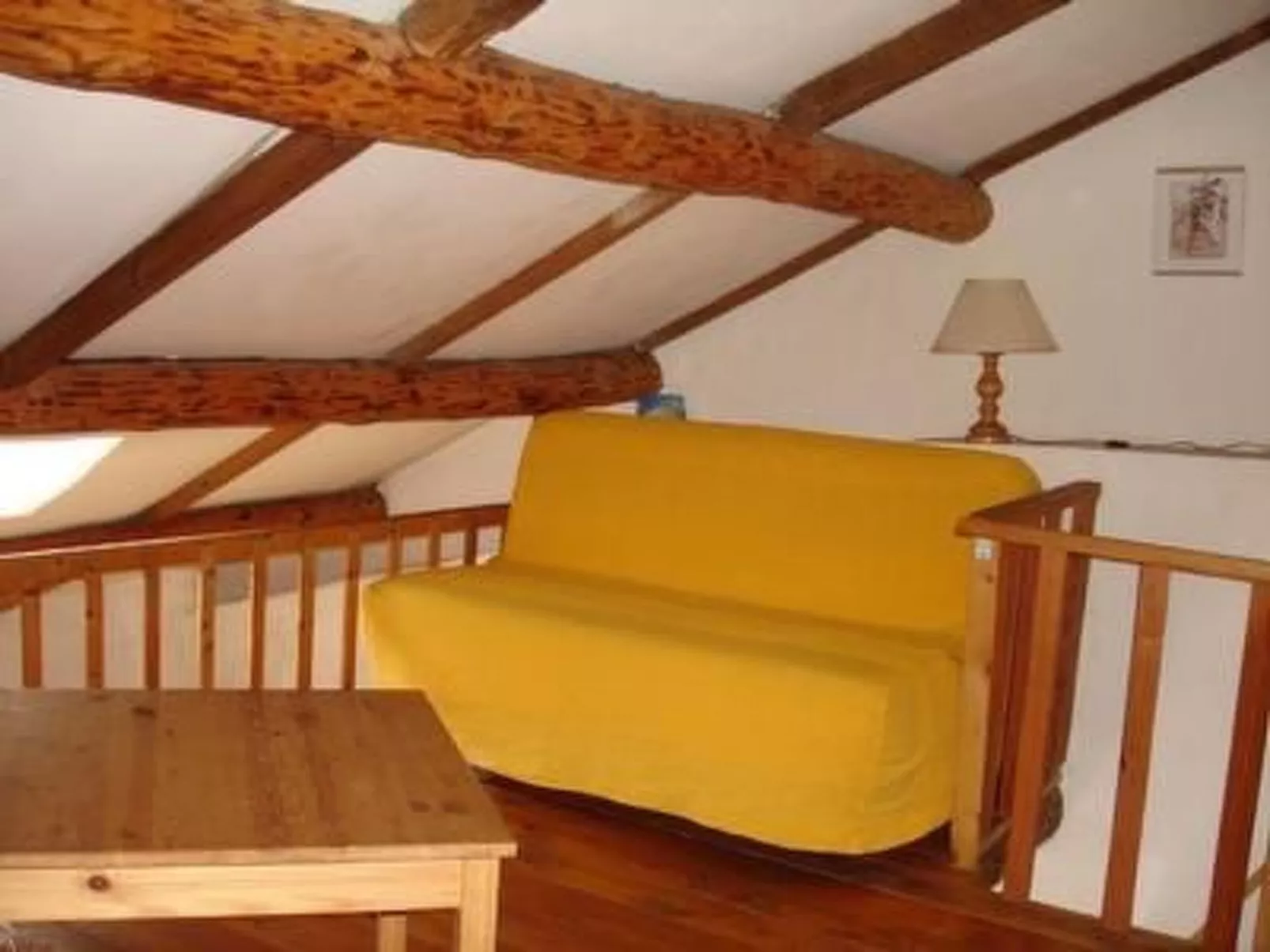 In Sillans-La-Cascade mit Garten-Binnen