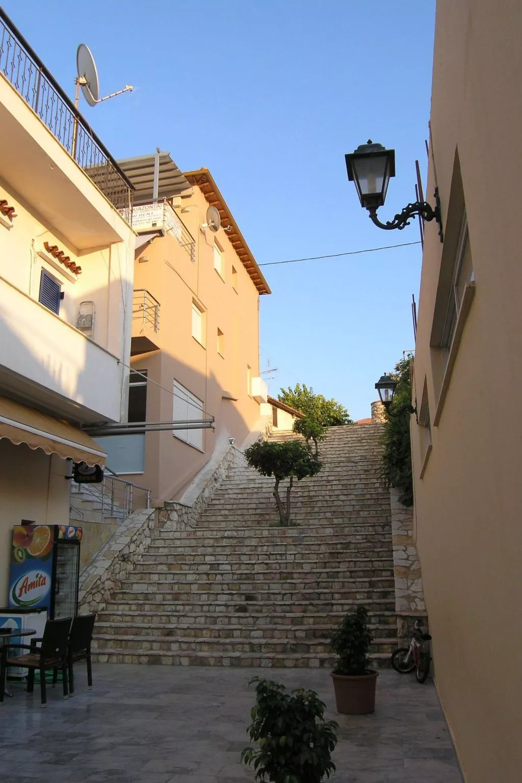 Appartement in Derveni mit Terrasse-Buiten