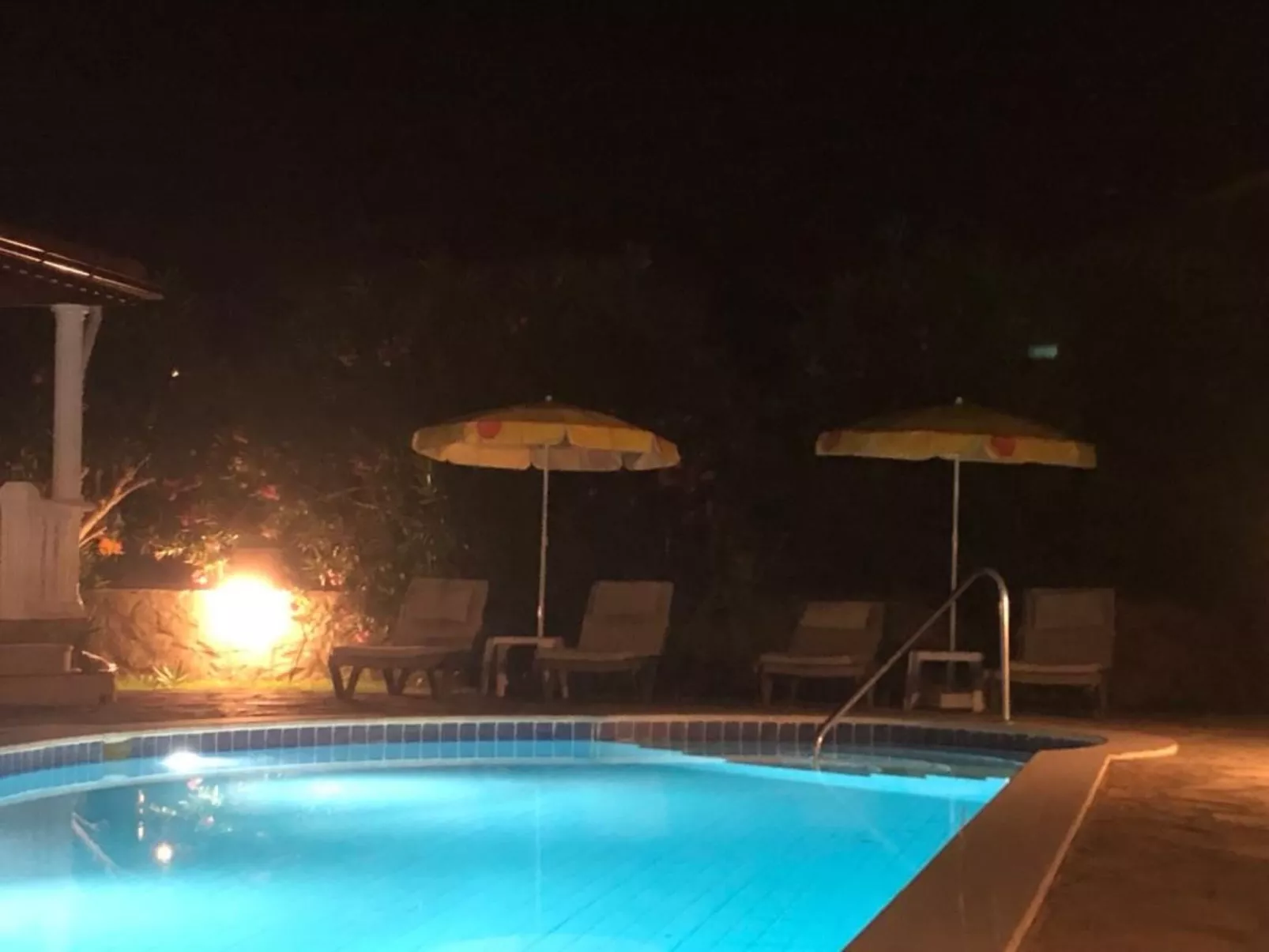 Mit Garten, Grill und Terrasse-Buiten