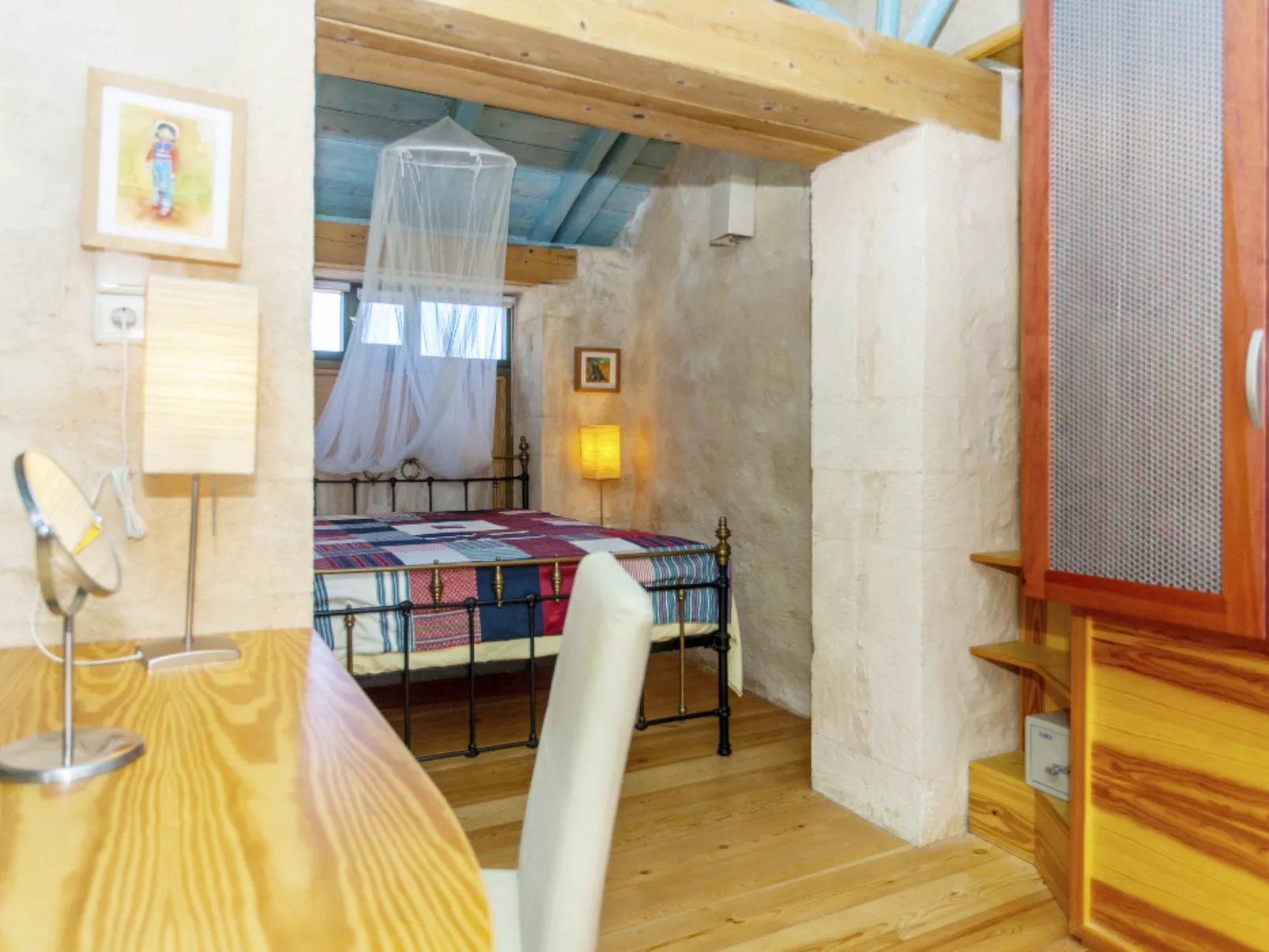 Mit privatem Pool in Roustika-Binnen