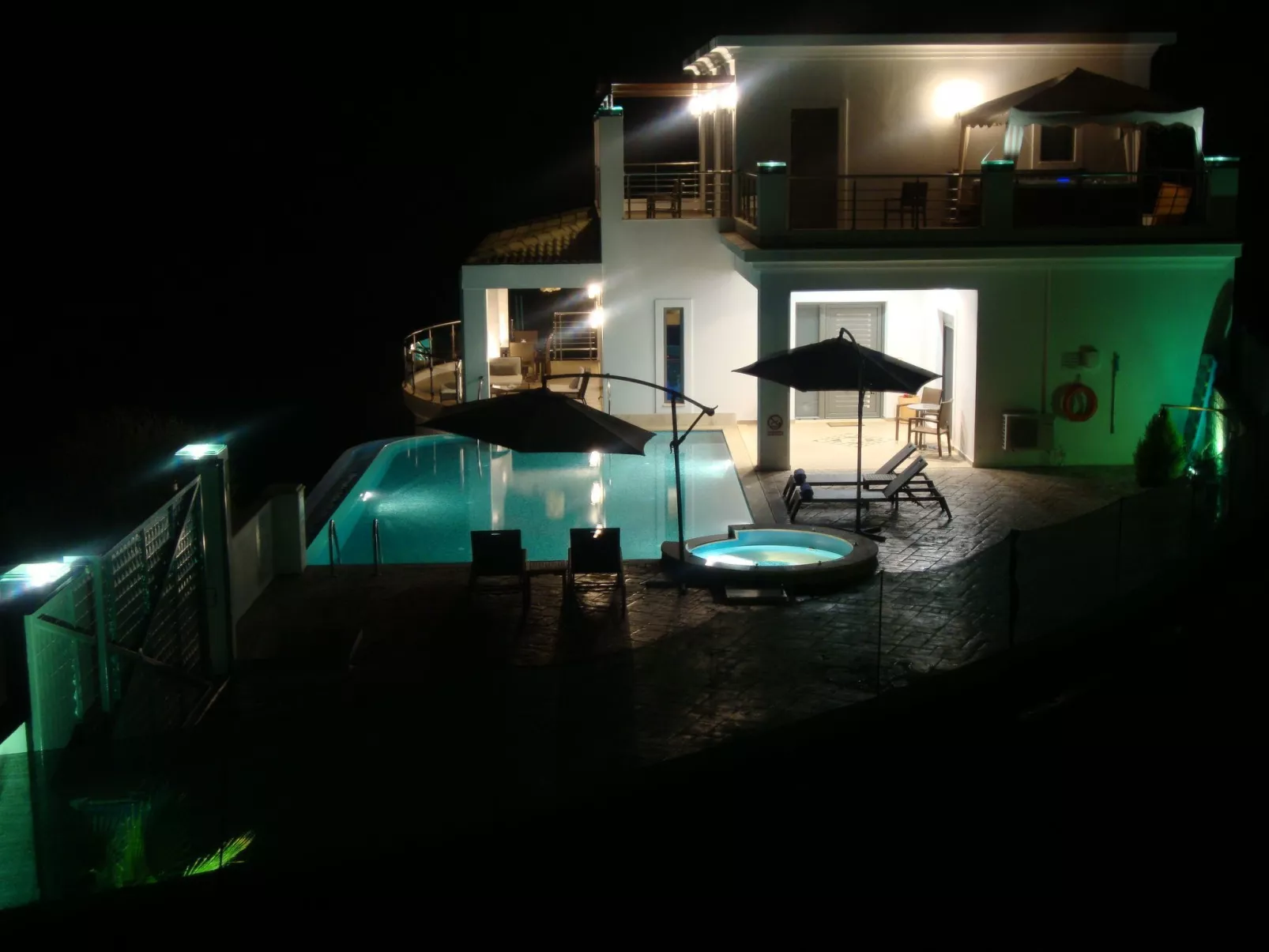 Ferienvilla mit Blick auf das Wasser-Buiten