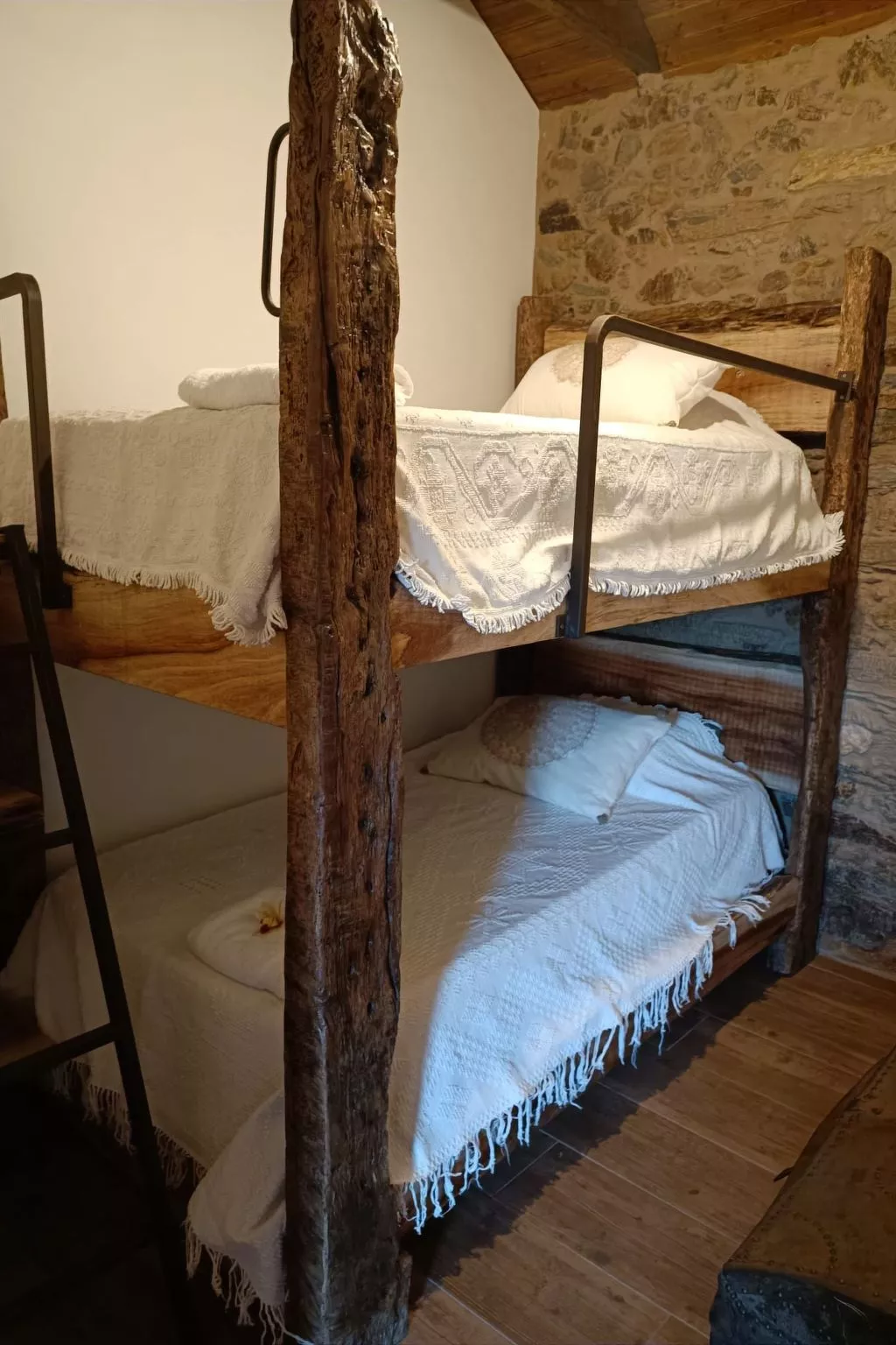 Eine Zuflucht in den Bergen-Binnen