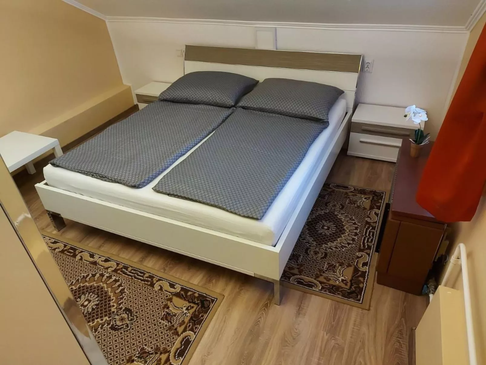 Schön eingerichtetes Appartement für 10 Personen-Image-tags.info