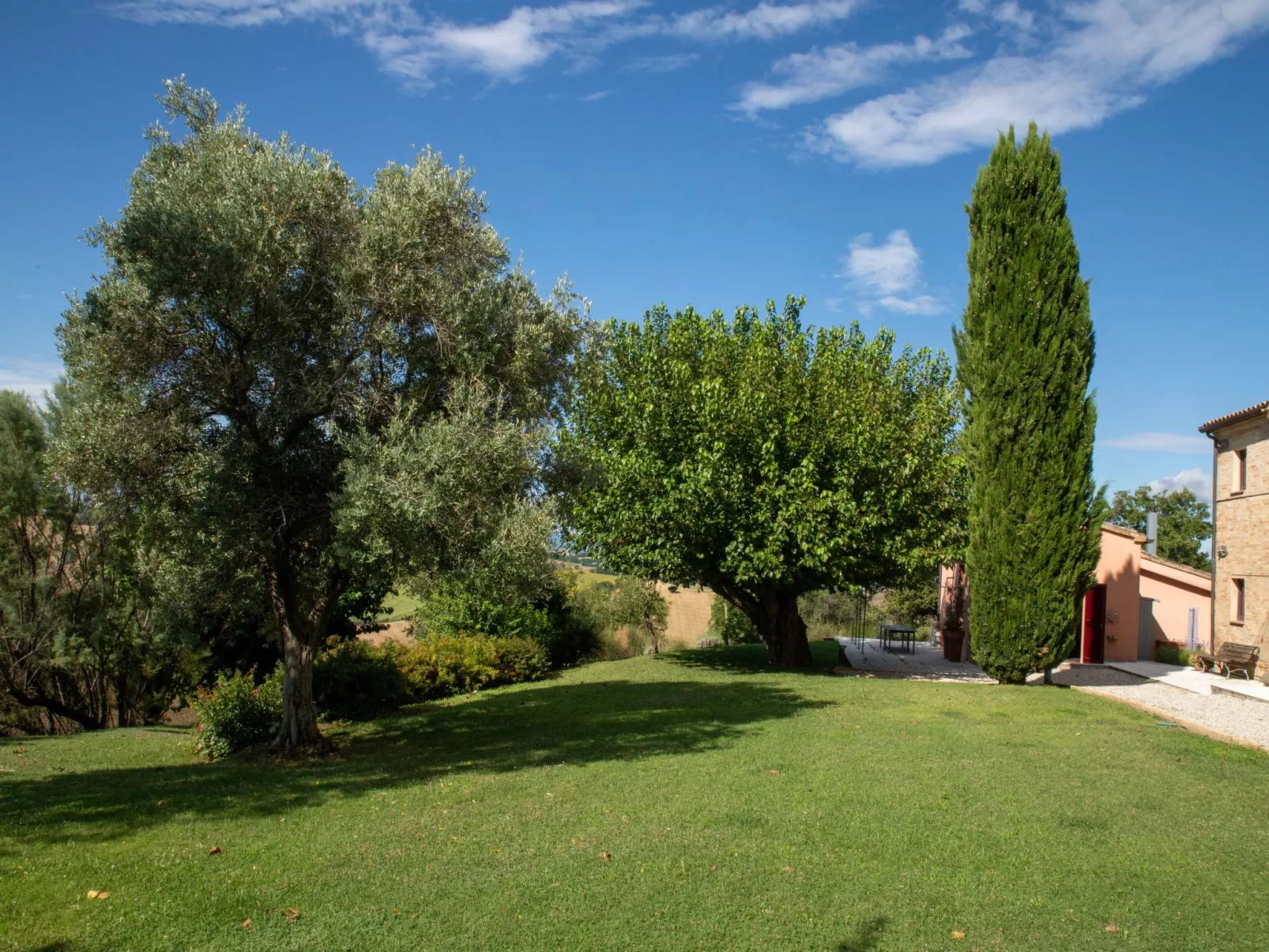 Villa Gelso mit Pool, Sauna und atemberaubender Aussicht-Buiten