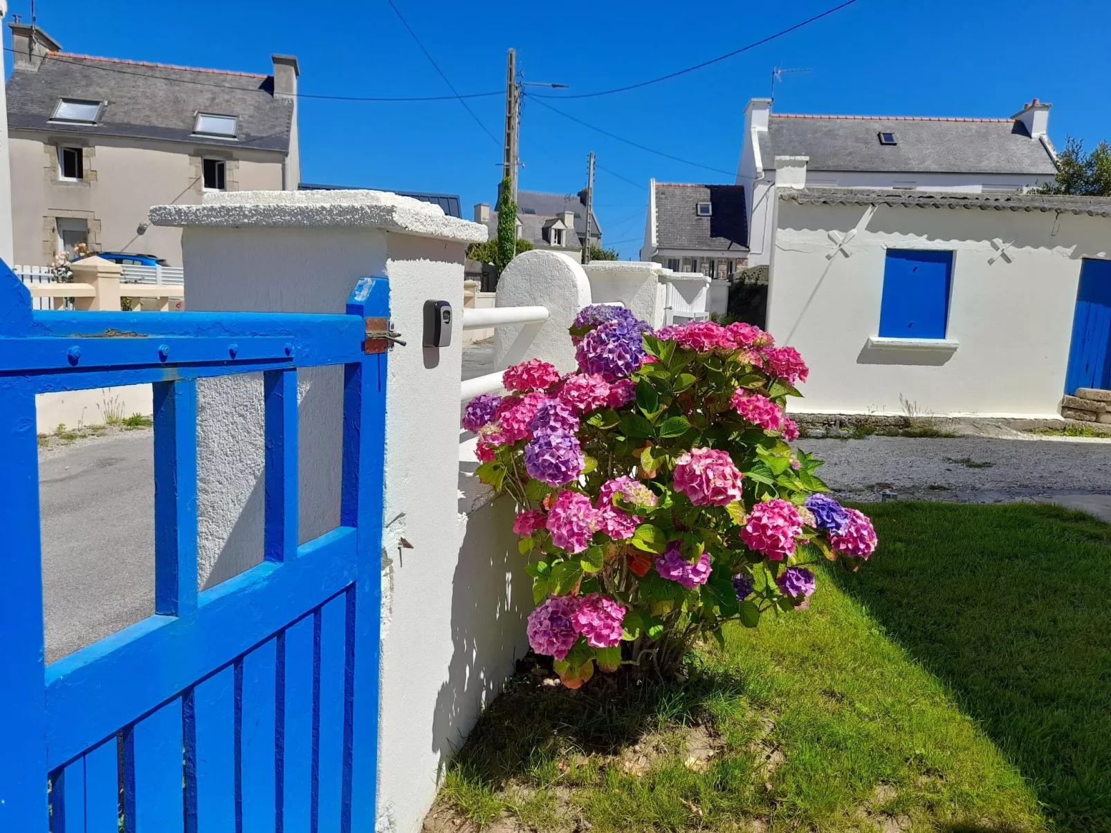 Charmantes Haus mit Garten, 200m vom Strand entfernt-Buiten