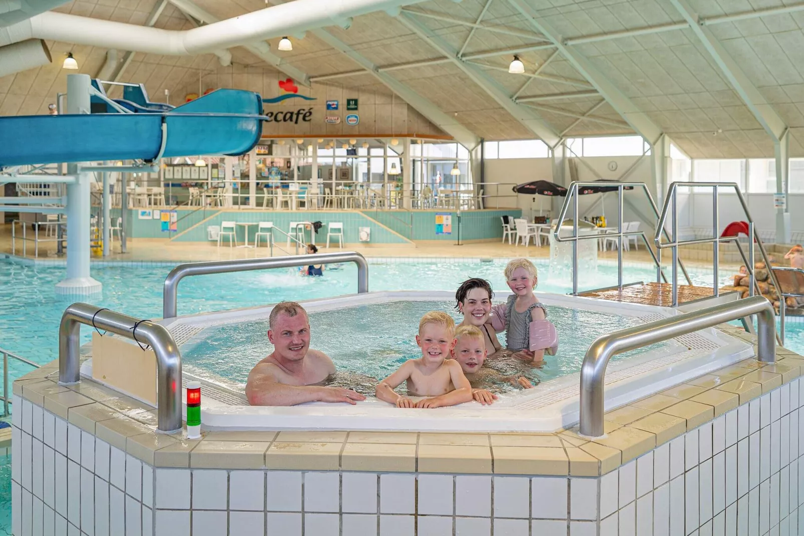 4 persoons vakantie huis op een vakantie park in Blokhus-Zwembad