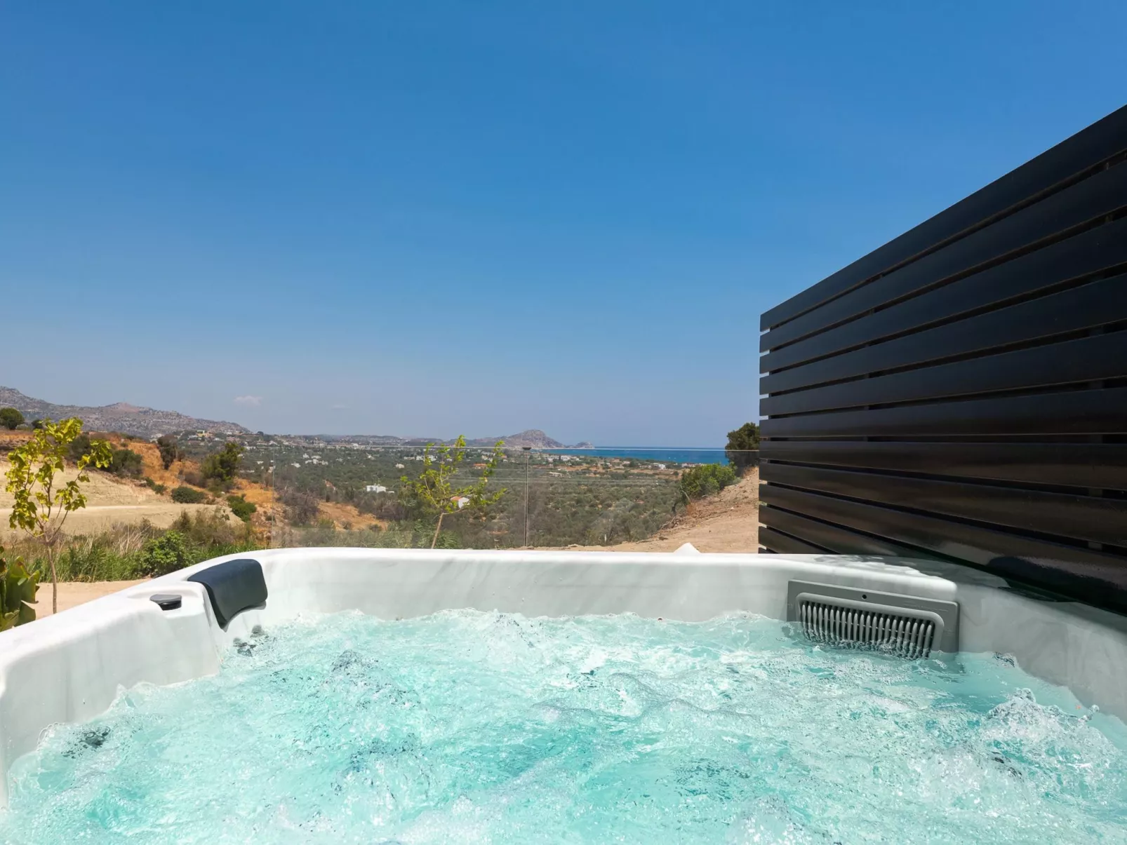 Ferienvilla Aquamarine mit Schwimmbad-Buiten