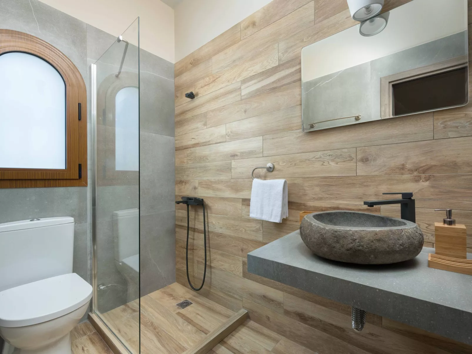 Geräumige Villa Evelyn für 10 Personen mit Pool-Binnen