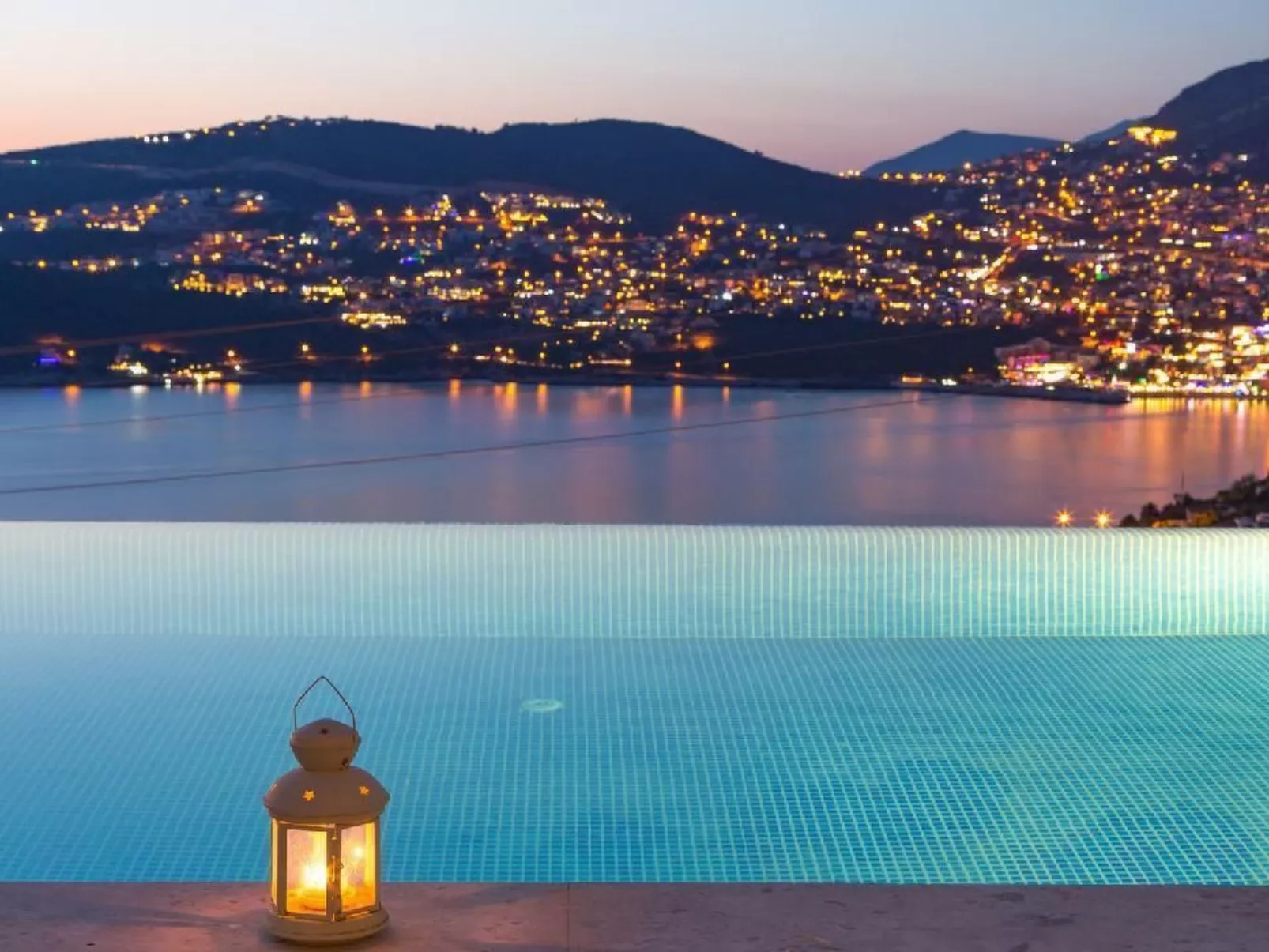 Luxuriöse Villa mit atemberaubendem Meerblick-Buiten