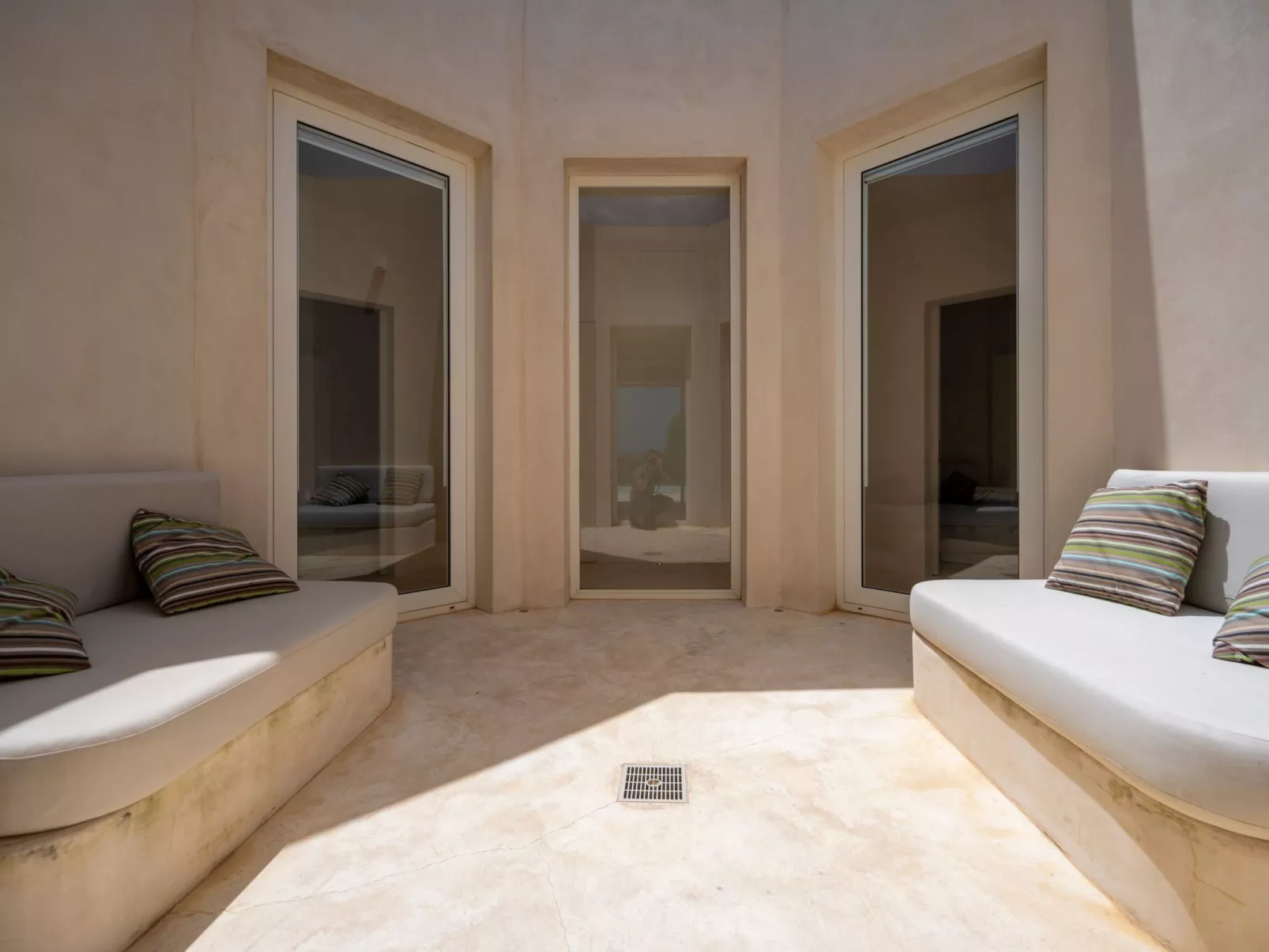 SkyDream Vendicari".-Binnen