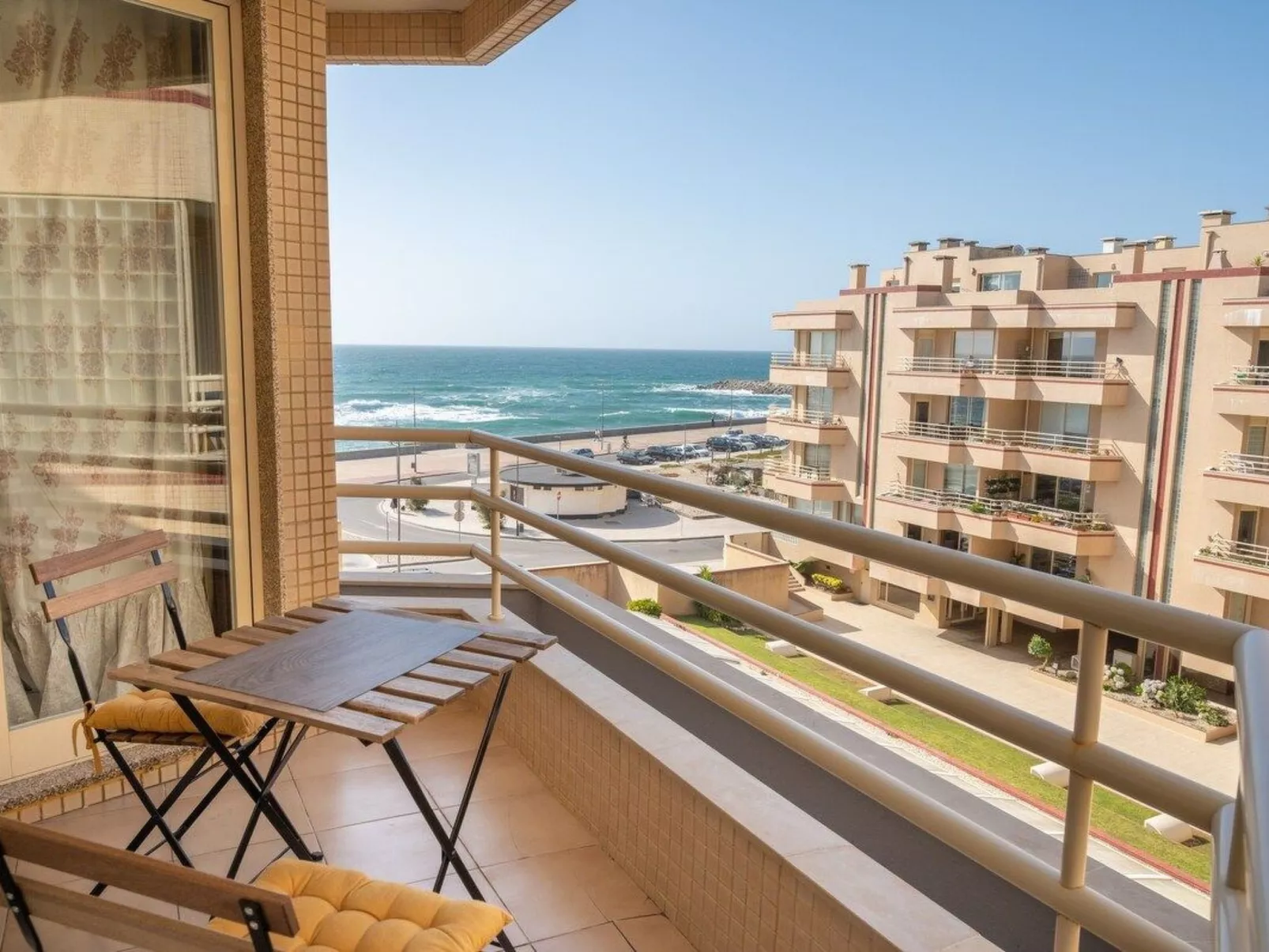 Meerblick First Line mit 2 Pools 5-Binnen