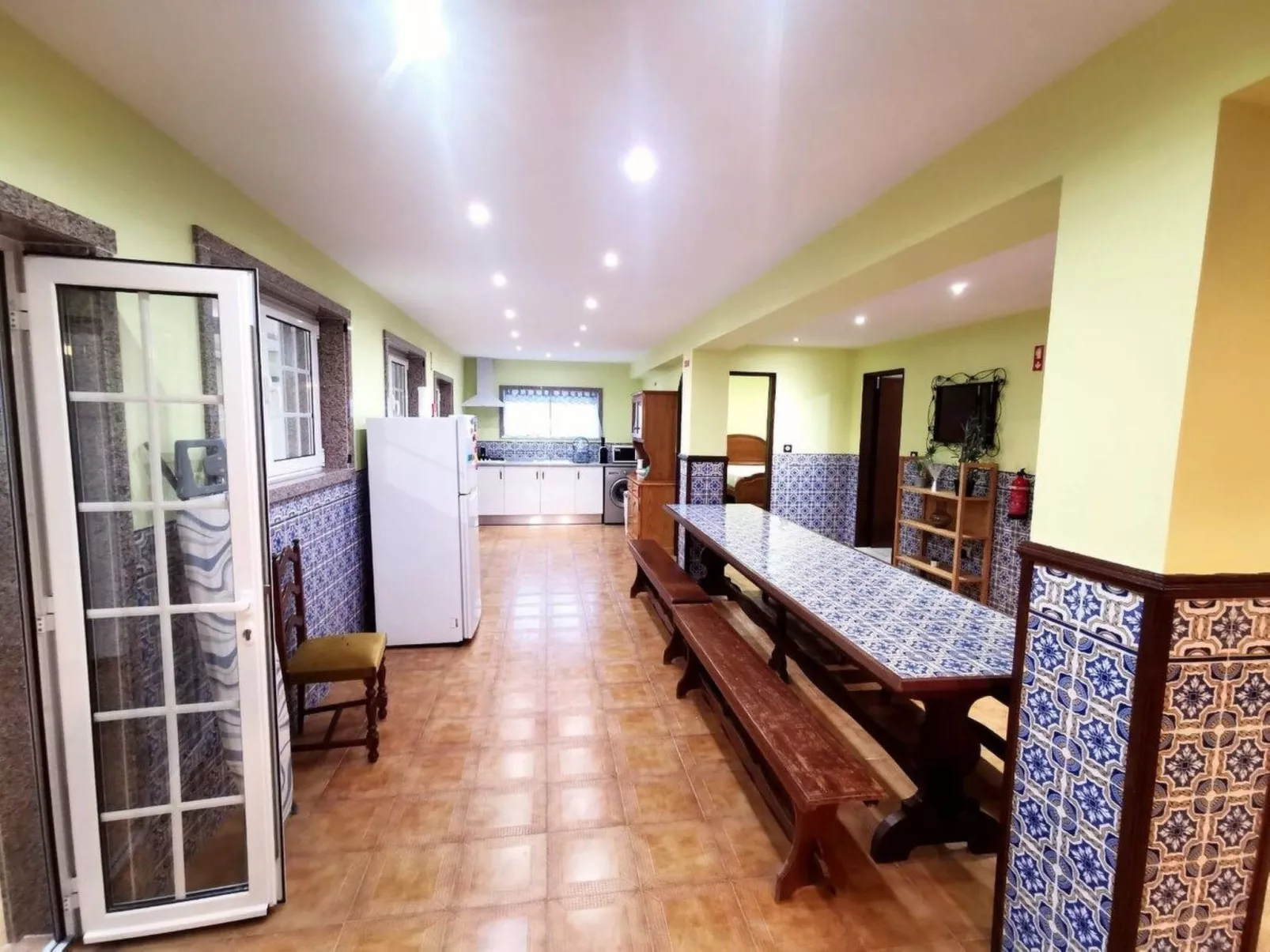 Das Haus Bairrada mit freier Garage-Binnen