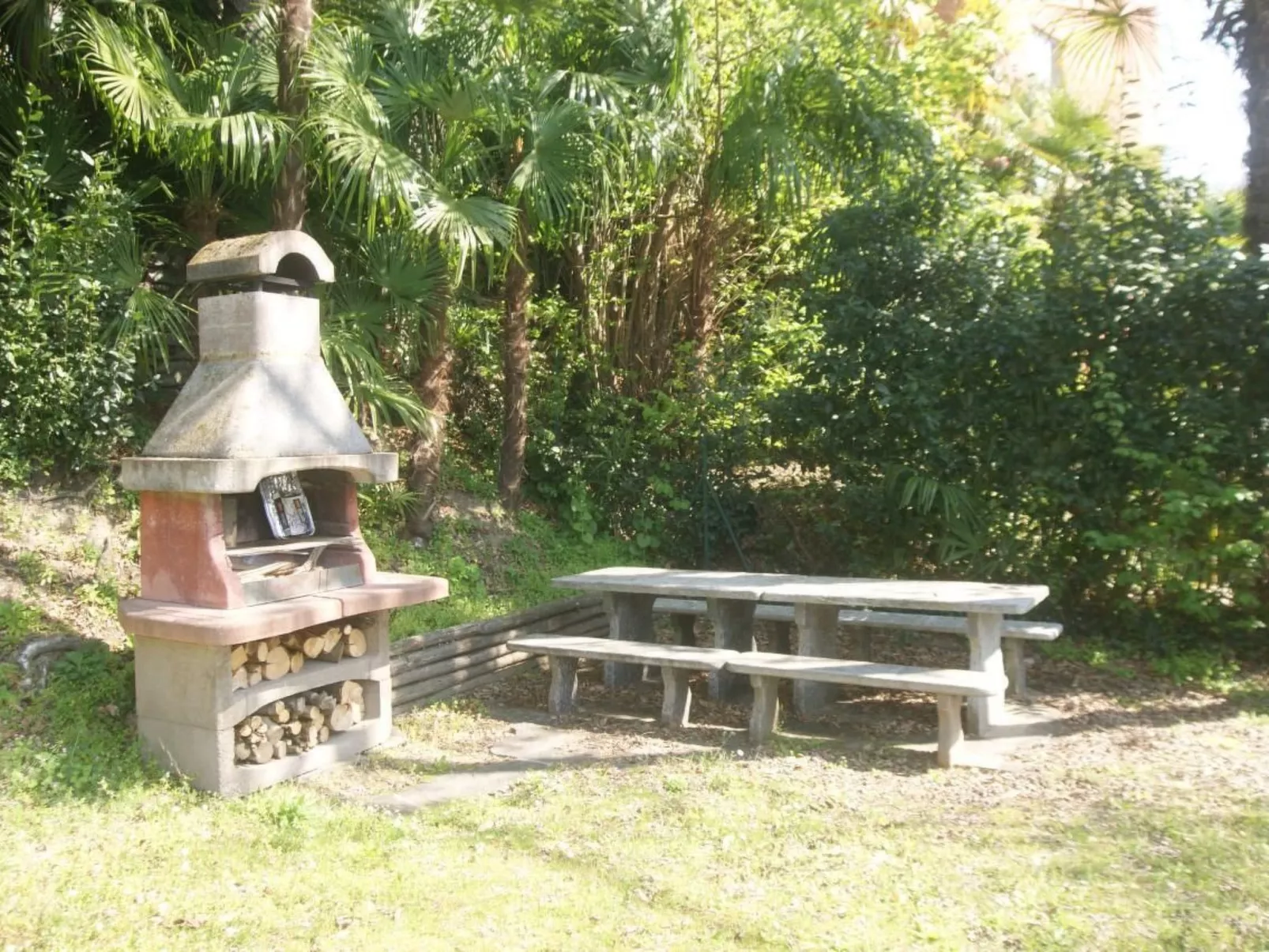 Navengana 4 mit Pool-Buiten